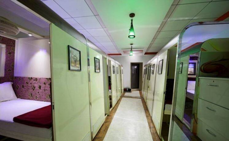 A1 Rest House, Mumbai 1
